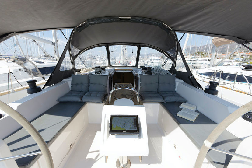 Bavaria Yachtbau C42 Srna