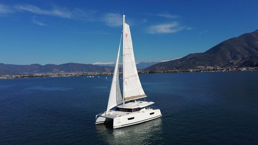 Fountaine Pajot 42 Reina