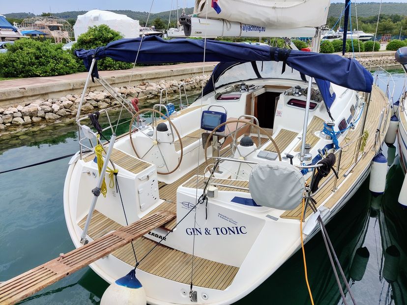 Bavaria Yachtbau 47 CRUISER Gin & Tonic