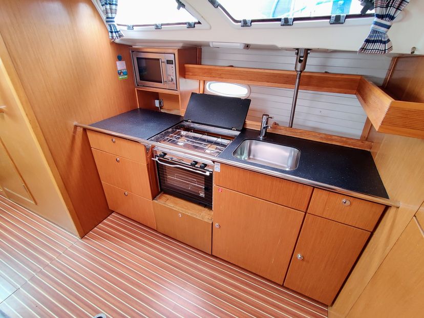 Bavaria Yachtbau 47 CRUISER Gin & Tonic