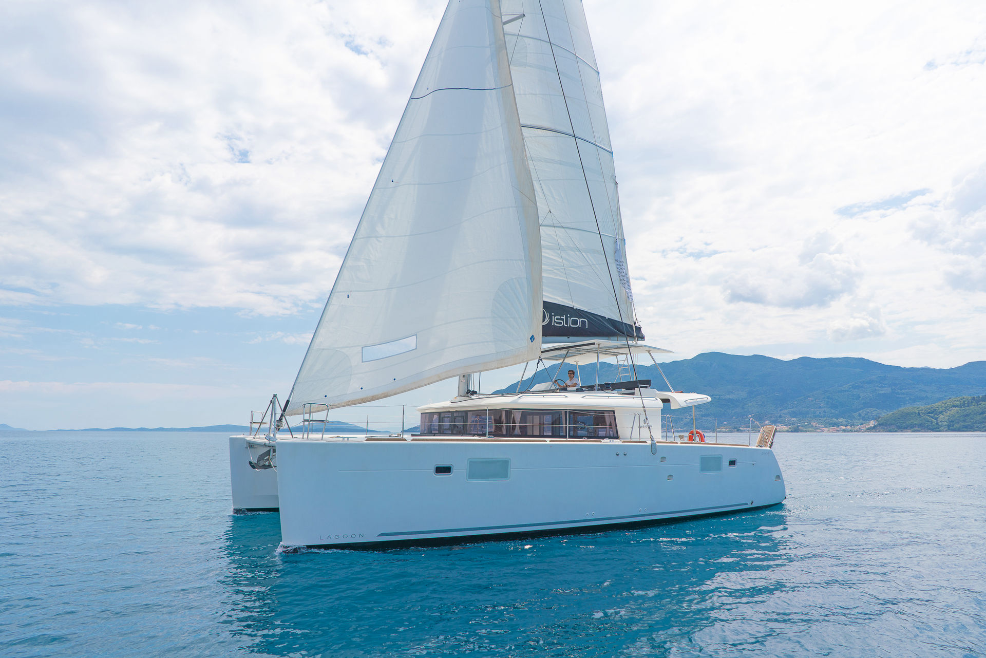nausys-23494705-482137-main.jpg
