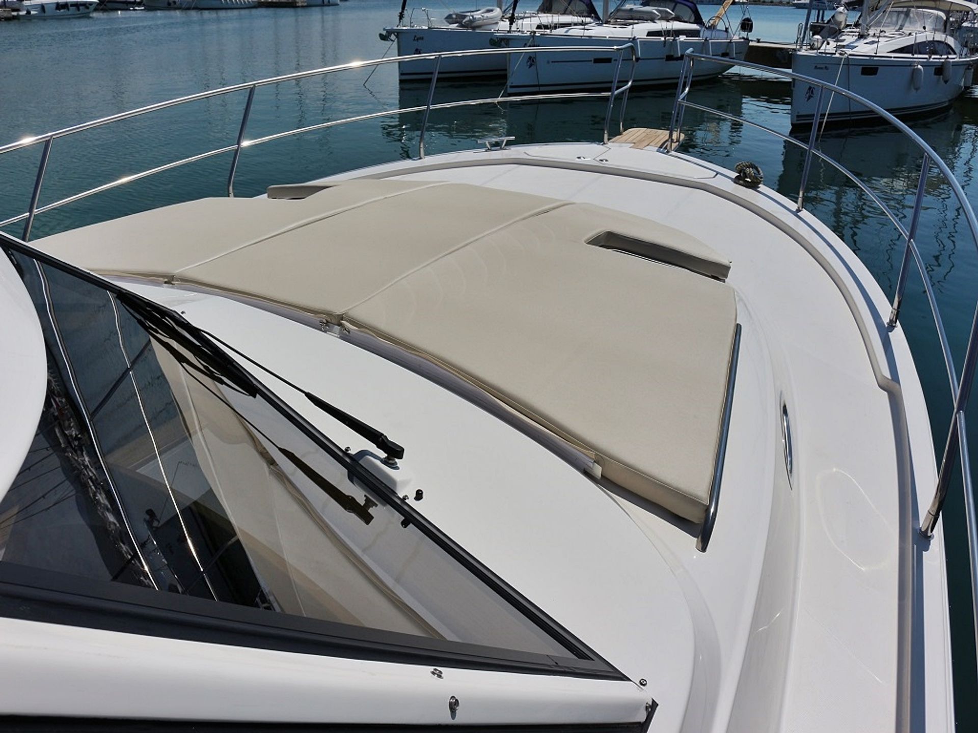 nausys-23497511-482145-n1.JPG