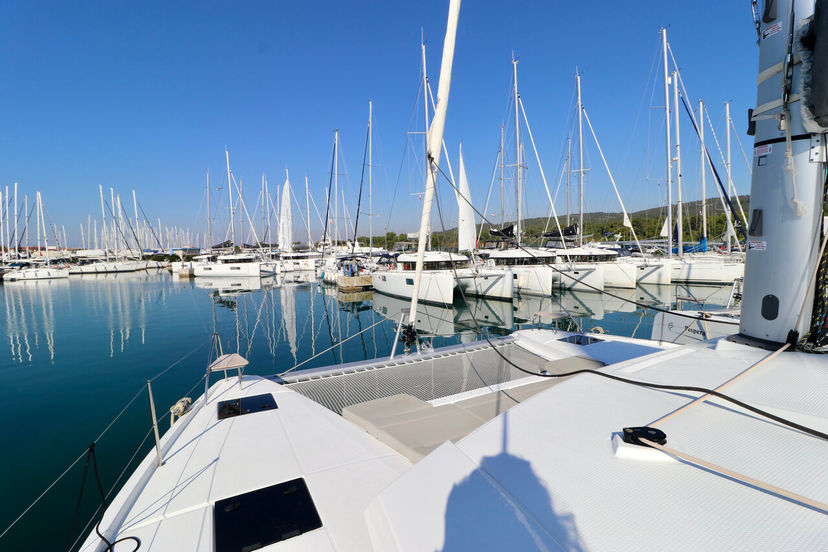 Fountaine Pajot 42 Mouse