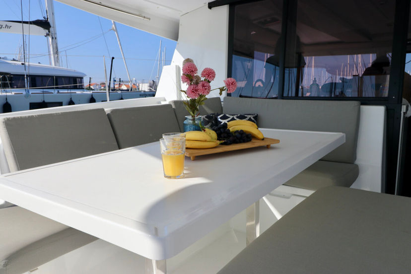 Fountaine Pajot 42 Mouse