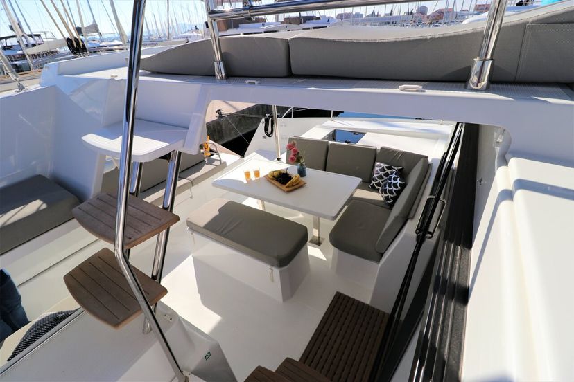 Fountaine Pajot 42 Mouse