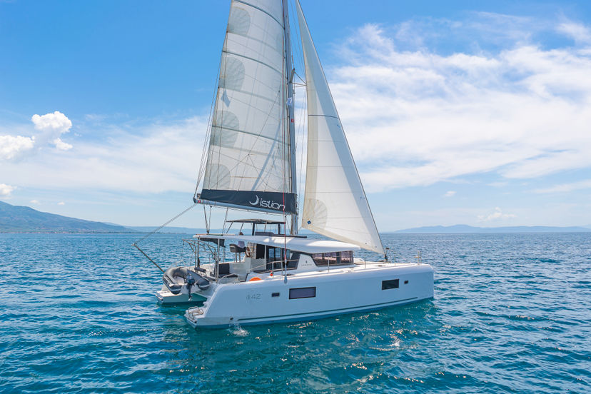 Lagoon 42 White Pearl