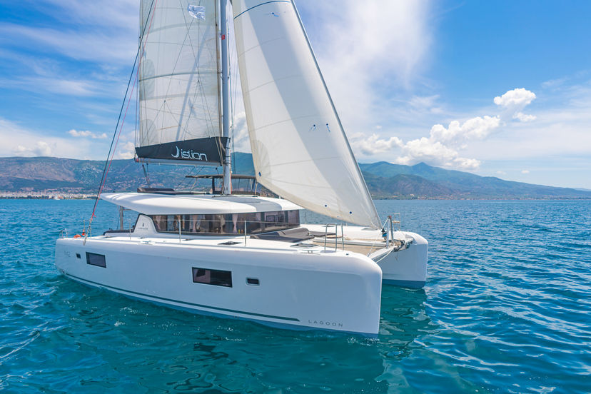 Lagoon 42 White Pearl