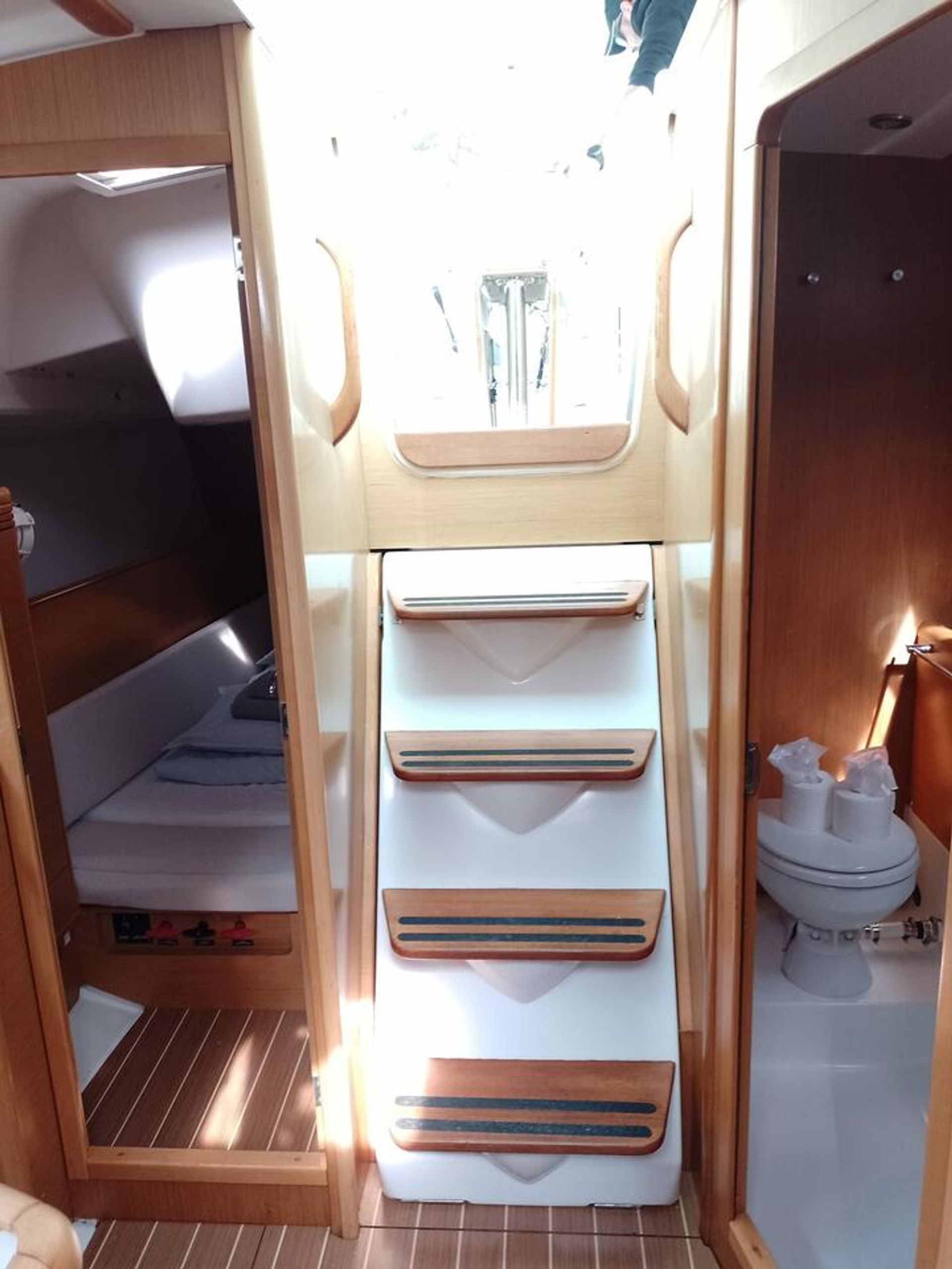 nausys-23546083-827770-p.jpeg