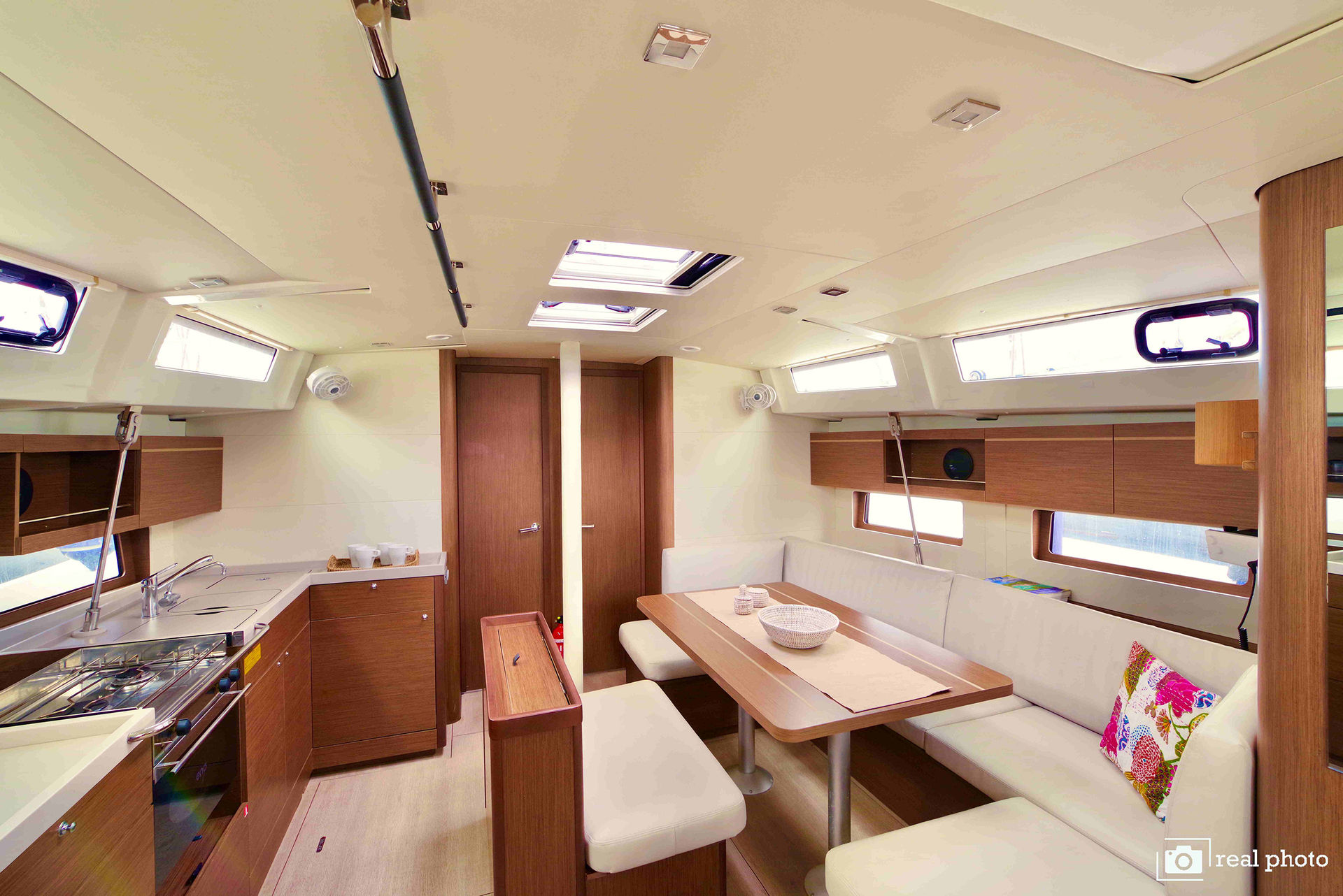 nausys-23573191-482157-p.jpg