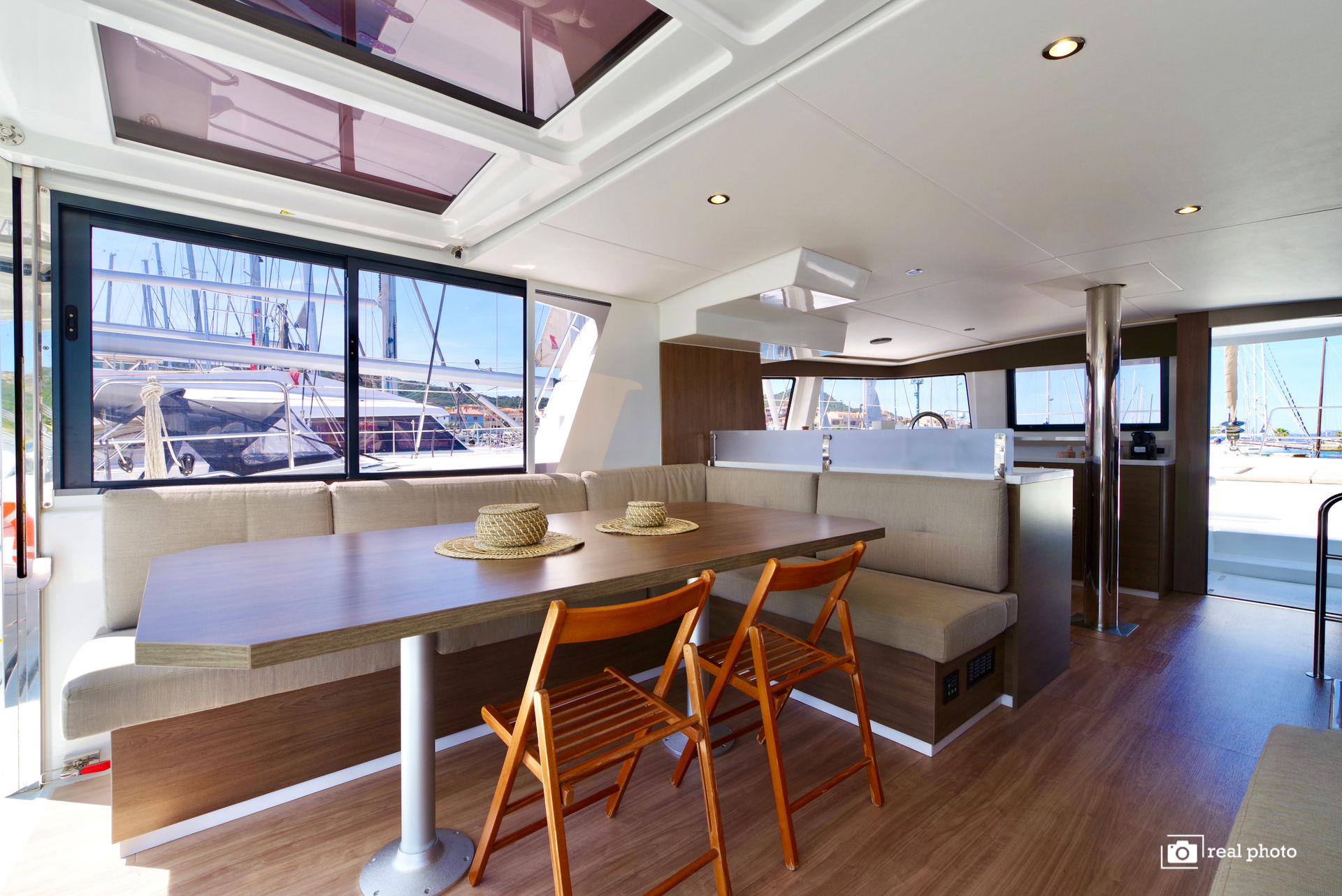 nausys-23573194-482157-p.JPG
