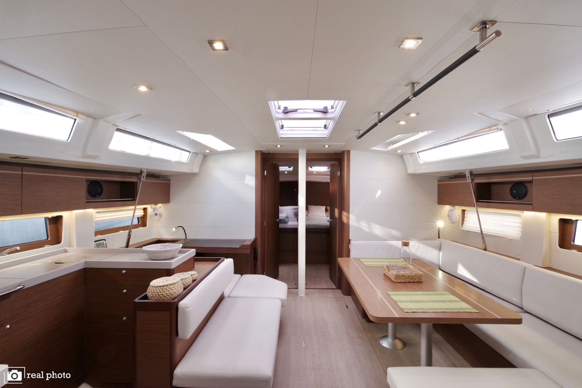 nausys-23573198-482157-p.JPG