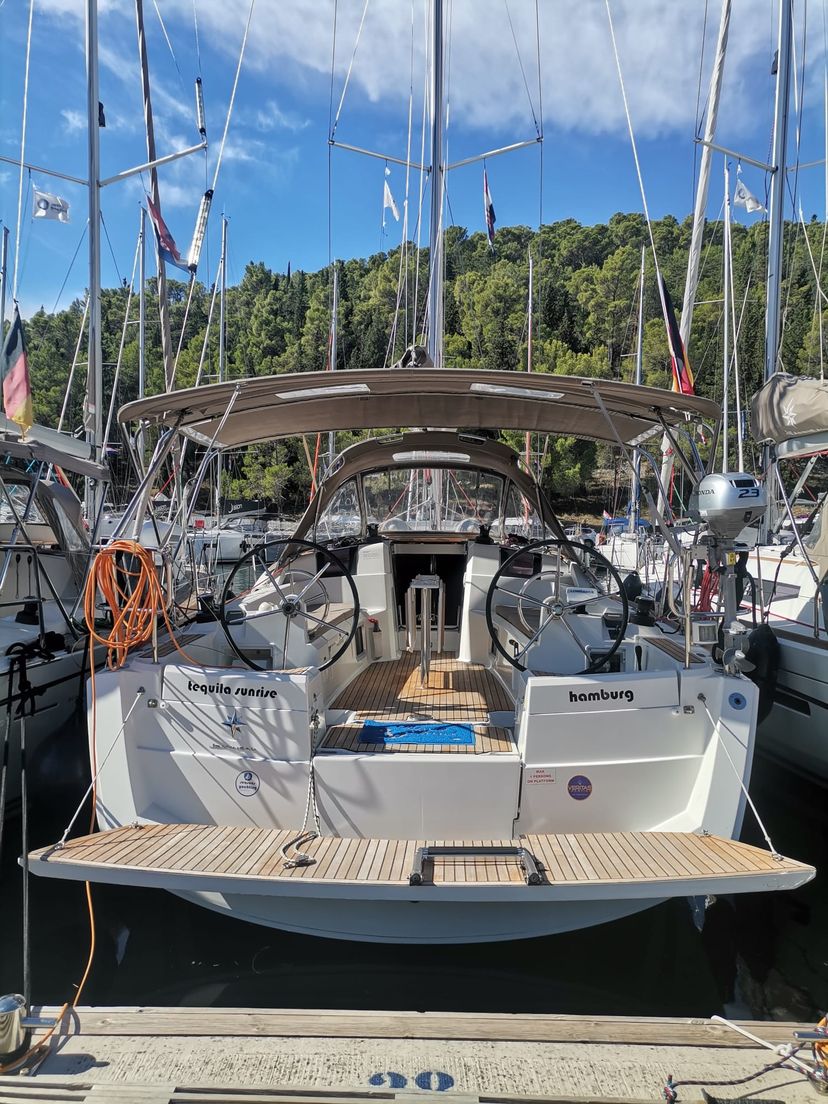 Jeanneau 38 Tequila Sunrise