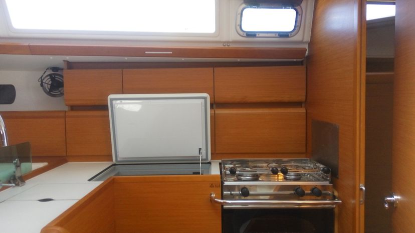 Jeanneau 49 Genesis
