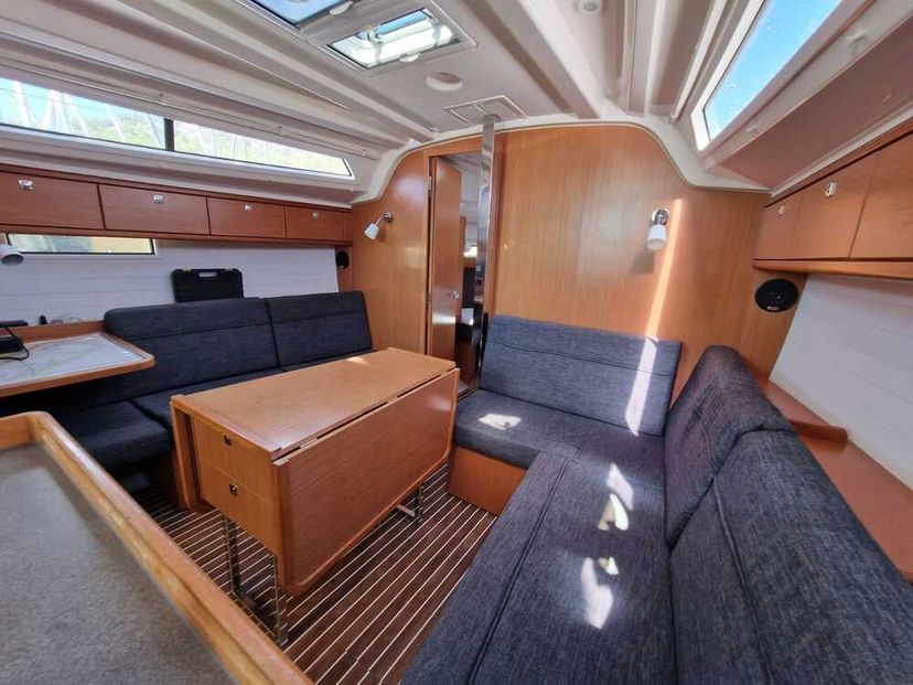 Bavaria Yachtbau 37 Astravi