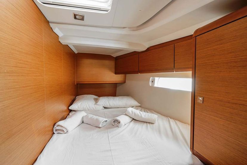 Jeanneau 51 Perro Blanco