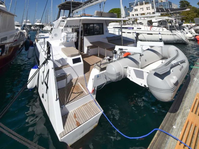 Aventura Catamarans 34 CLASS