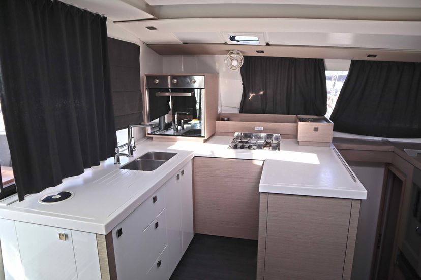 Fountaine Pajot 42 CLASS