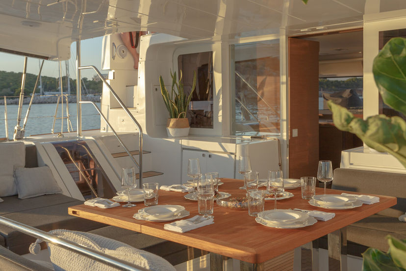 Lagoon 52 Oneida