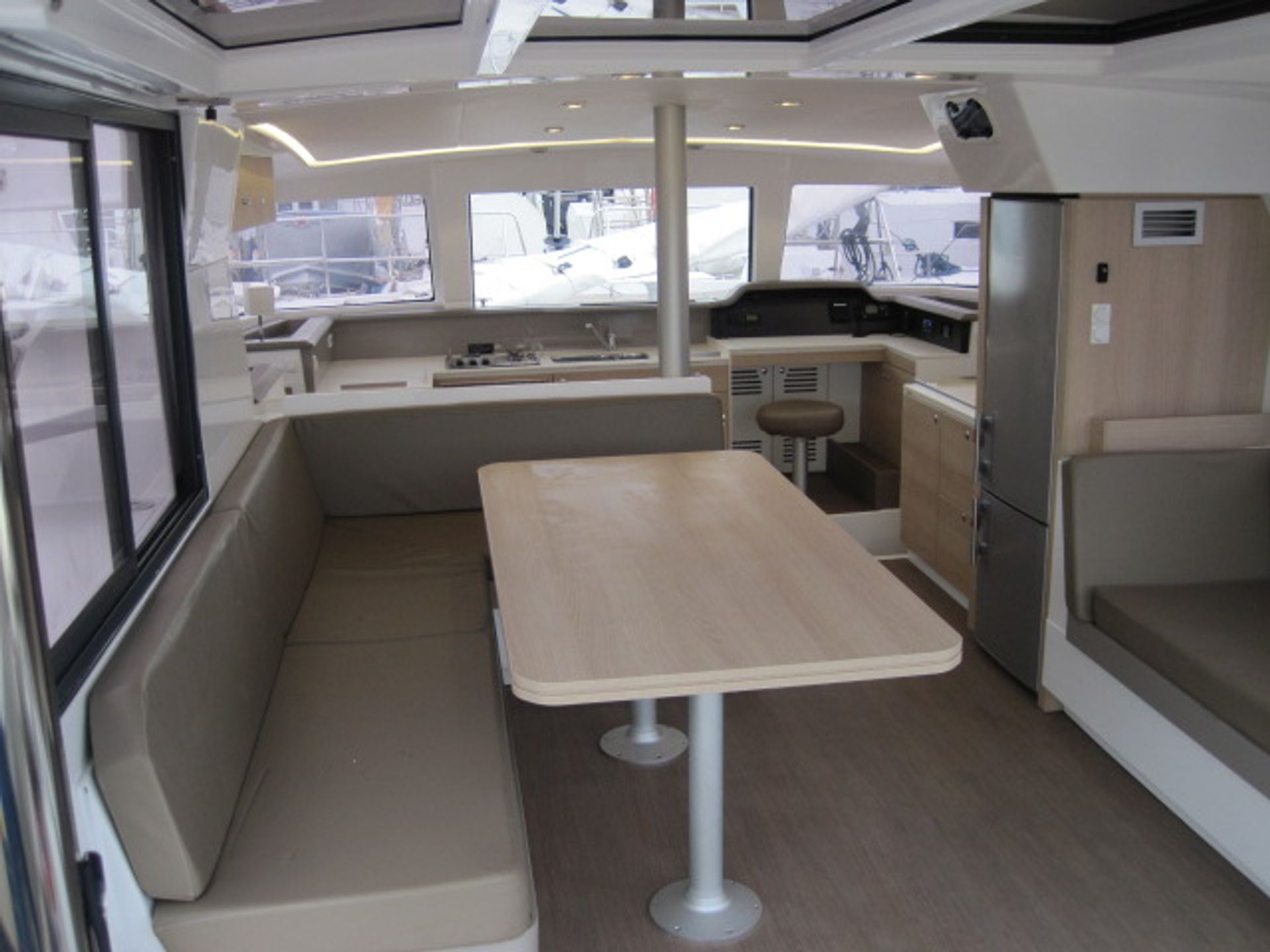 nausys-24013965-23970693-4169-int-pic-05-0.jpg