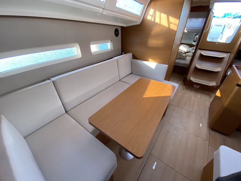 Jeanneau 410 CLASS