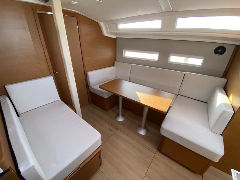 Jeanneau 410 CLASS