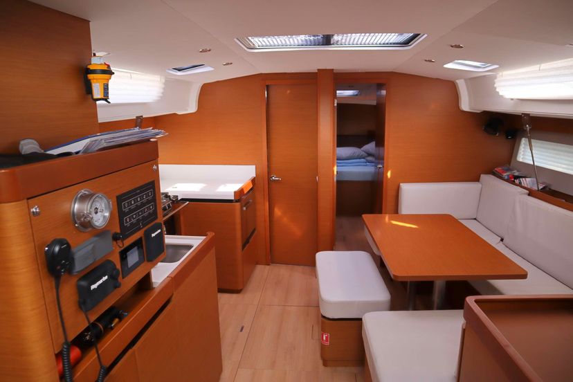 Jeanneau 49 CLASS