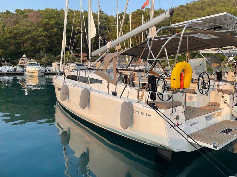 Jeanneau 38 Just Happy