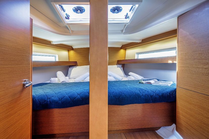Jeanneau 40 Thousand Sunny