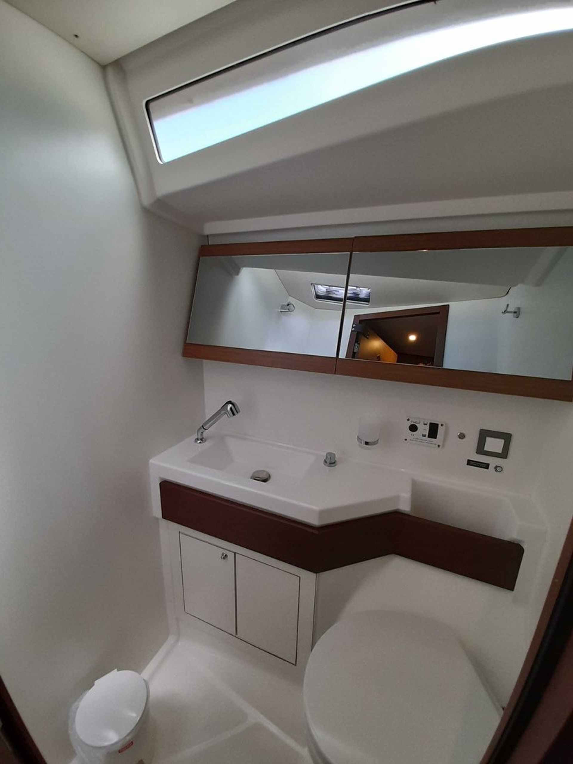 nausys-25149994-565572-w1.jpg