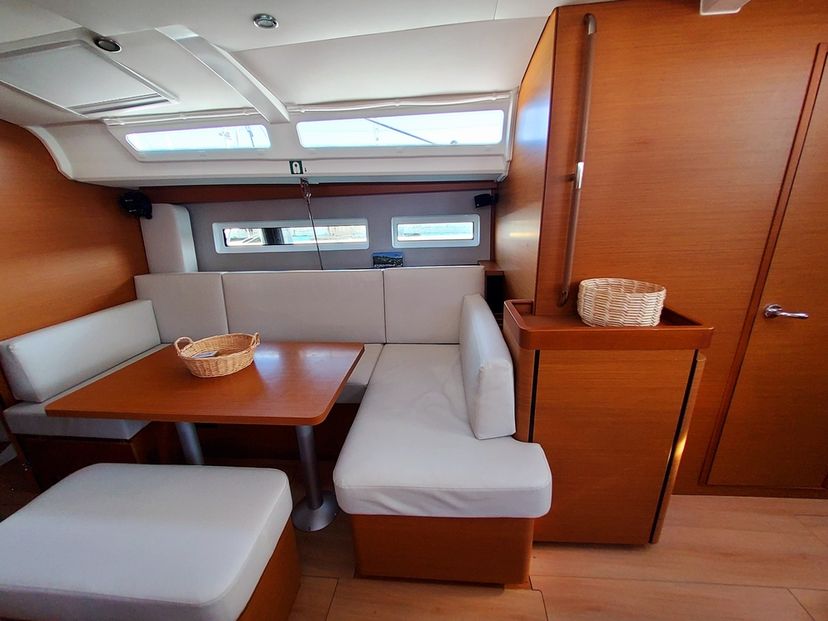 Jeanneau 40 CLASS