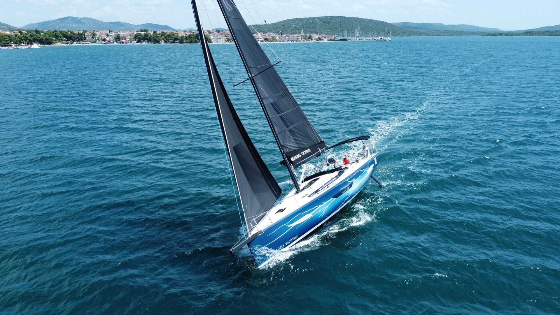 nausys-25656436-7610580-main.JPG
