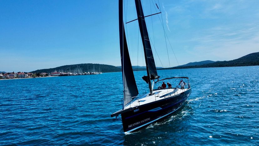 Elan E6 Black Panther