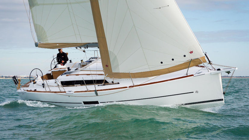 Dufour Yachts 350 White Pearl