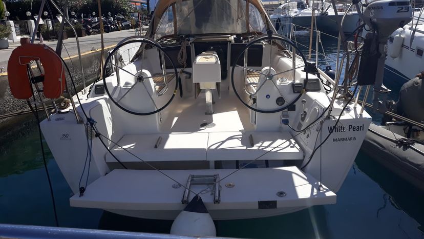 Dufour Yachts 350 White Pearl