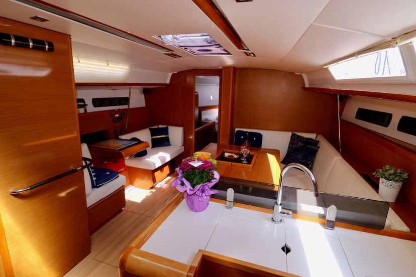 Jeanneau 43 Lady Linda