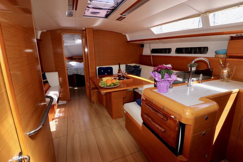 Jeanneau 43 Lady Linda