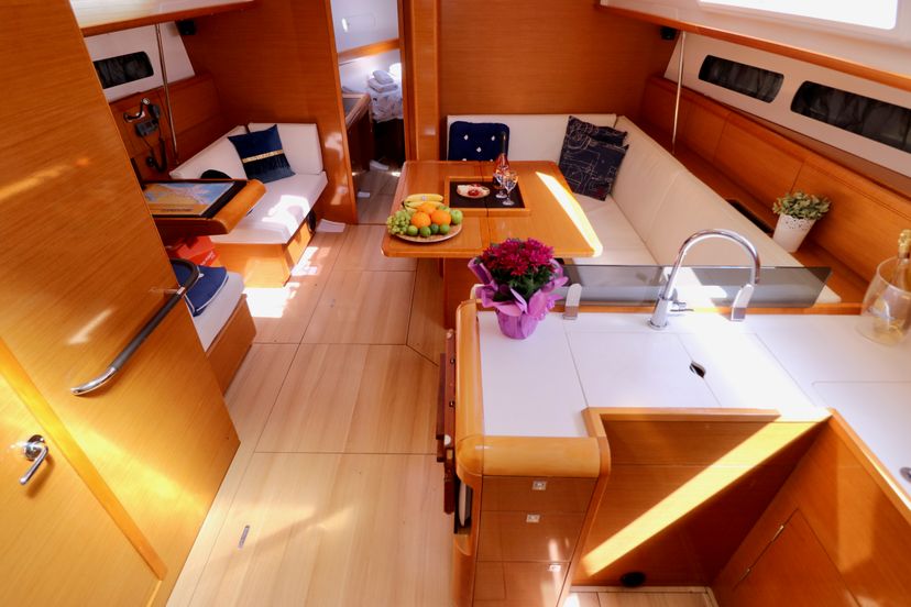 Jeanneau 43 Lady Linda