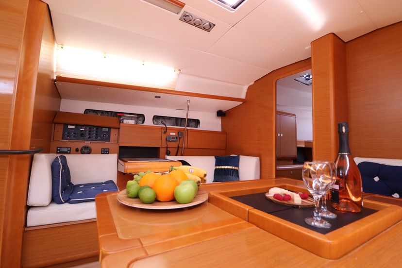 Jeanneau 43 Lady Linda