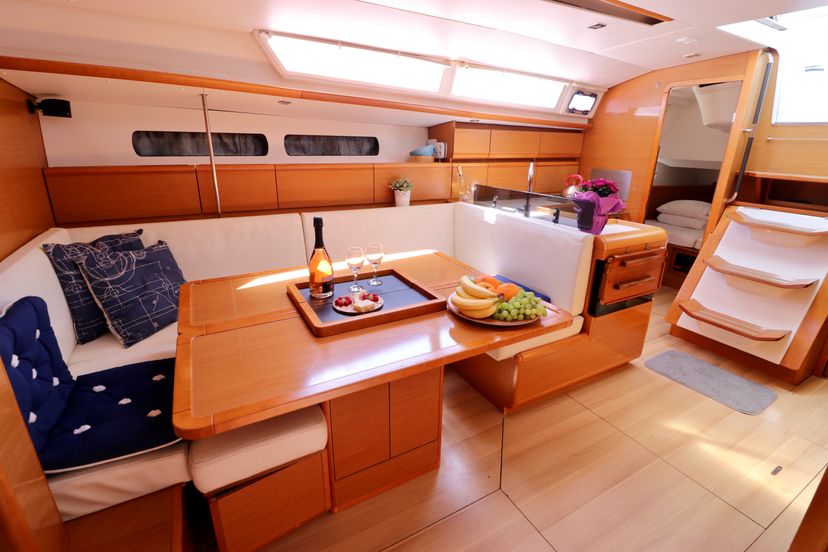 Jeanneau 43 Lady Linda