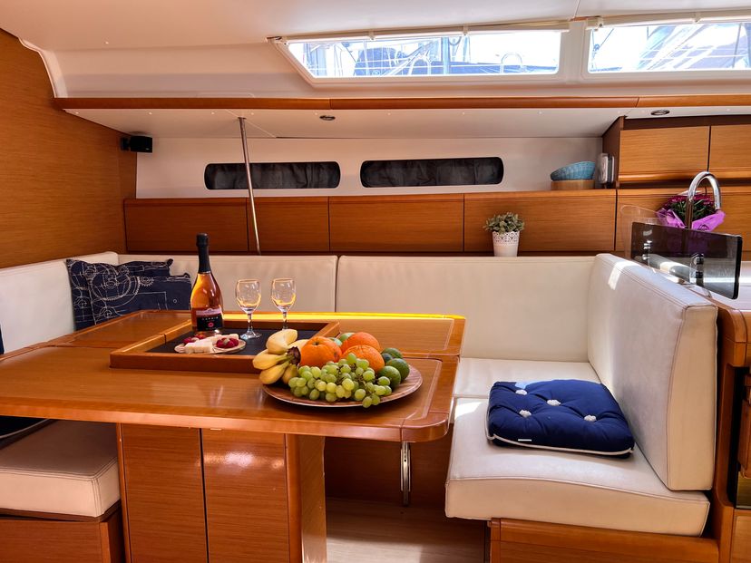 Jeanneau 43 Lady Linda
