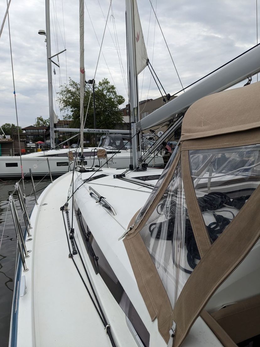 Jeanneau 40 Summer Salt
