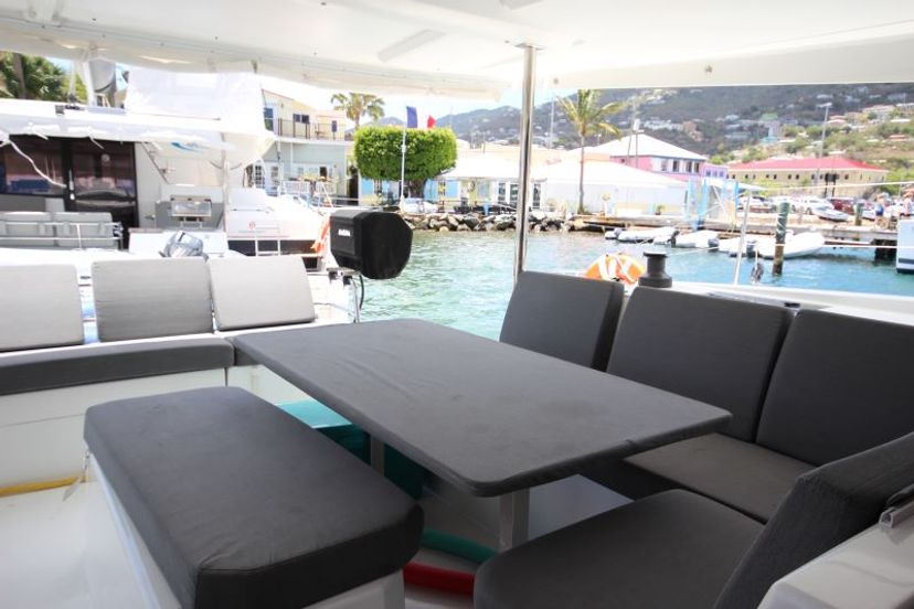 Fountaine Pajot 42 Maho