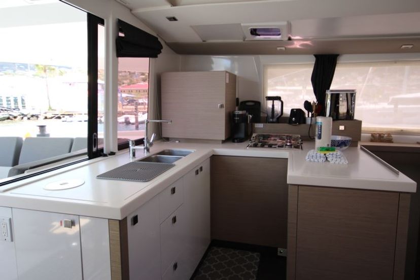 Fountaine Pajot 42 Maho