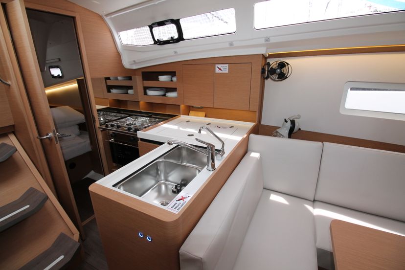 Jeanneau 38 Amelie