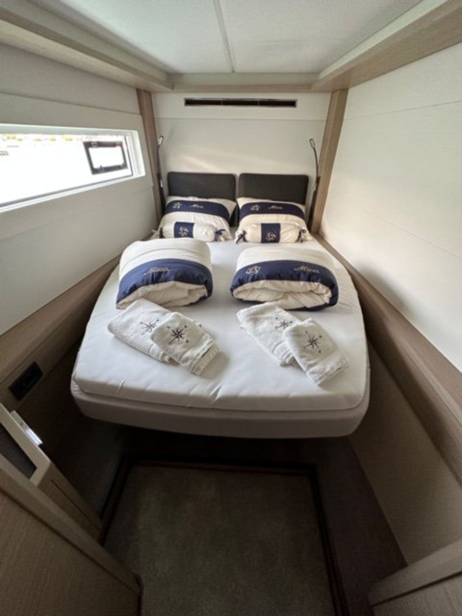 nausys-30163855-23930295-r.jpg