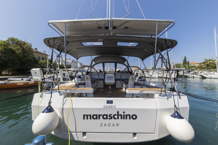 Bavaria Yachtbau C42 Maraschino