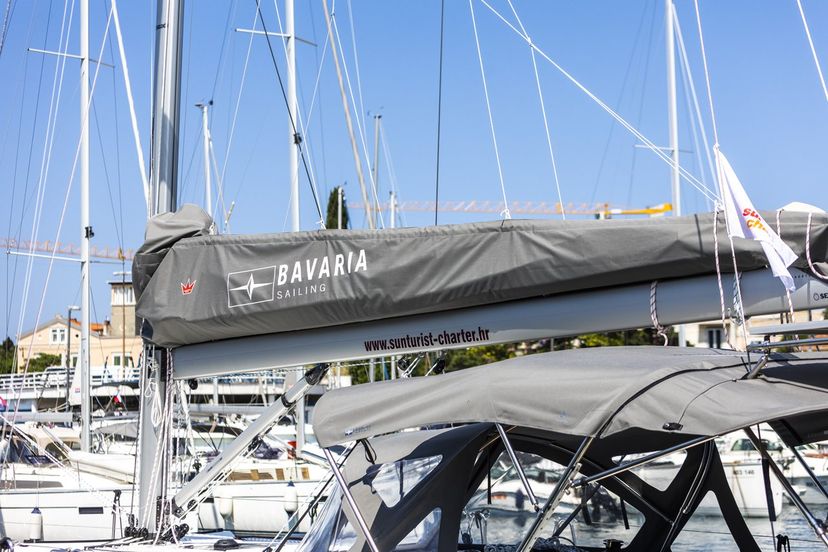 Bavaria Yachtbau C42 Maraschino