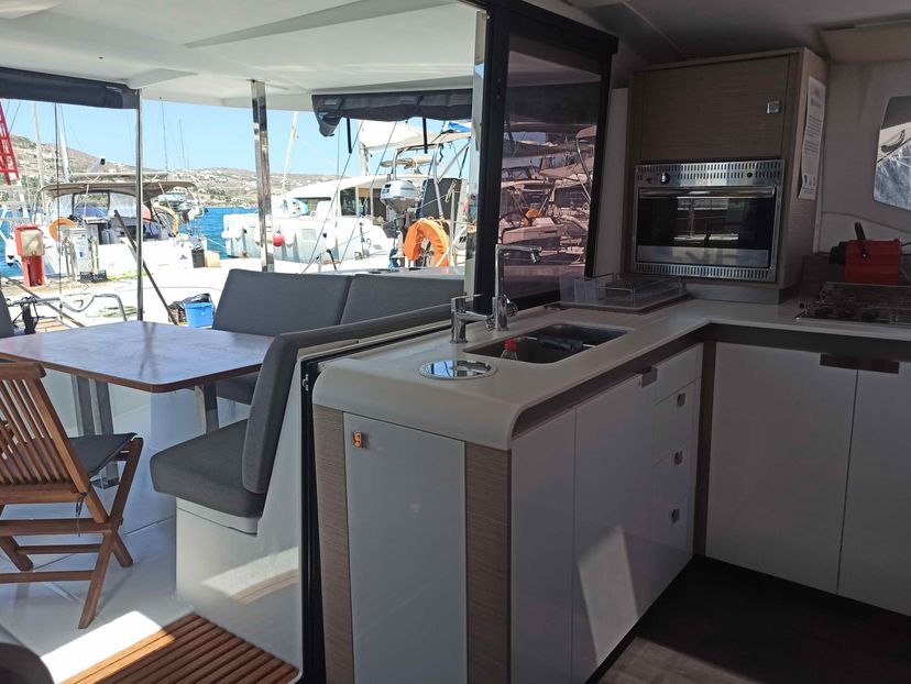 Fountaine Pajot 40 PRESTIGE