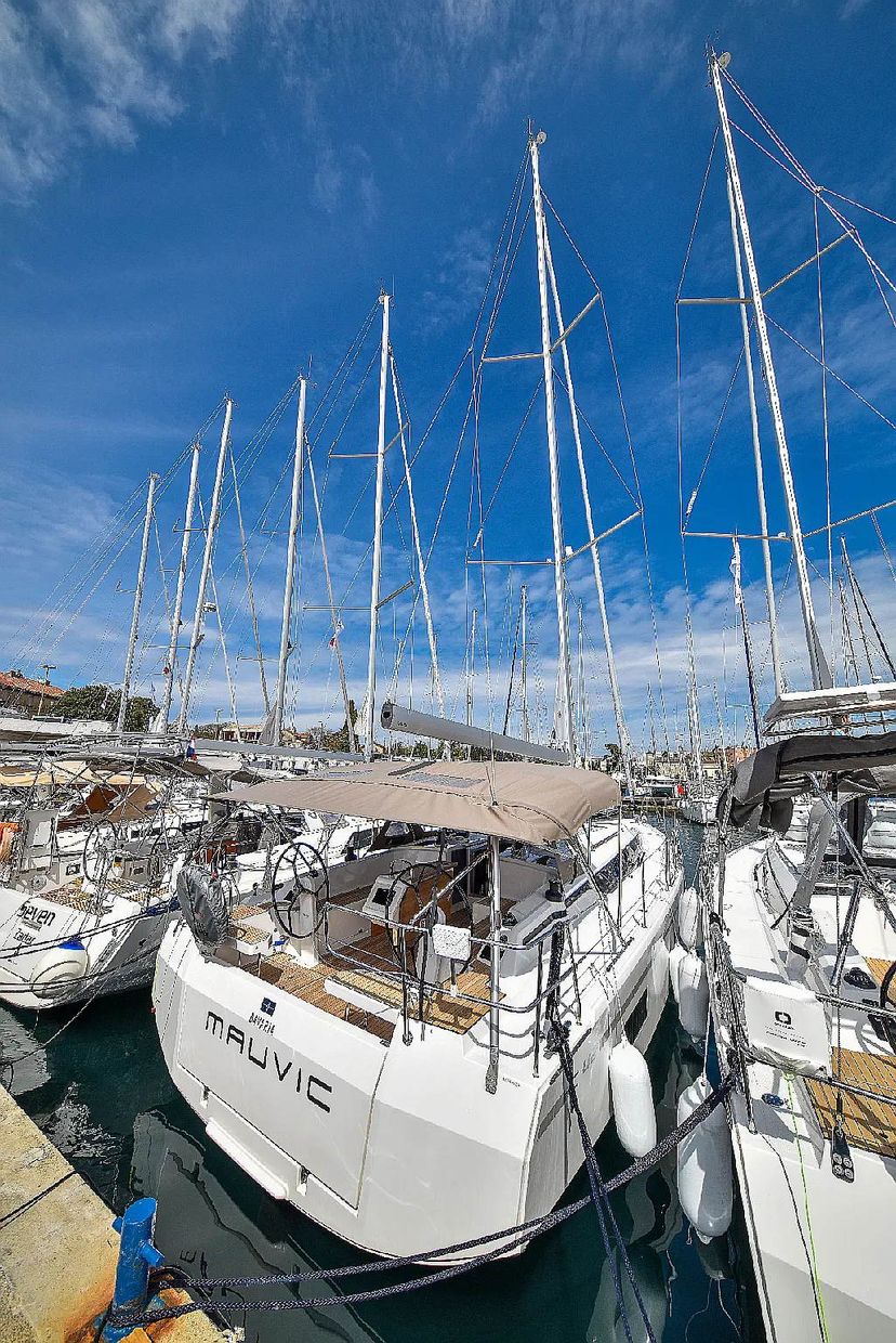Bavaria Yachtbau C42 PRESTIGE