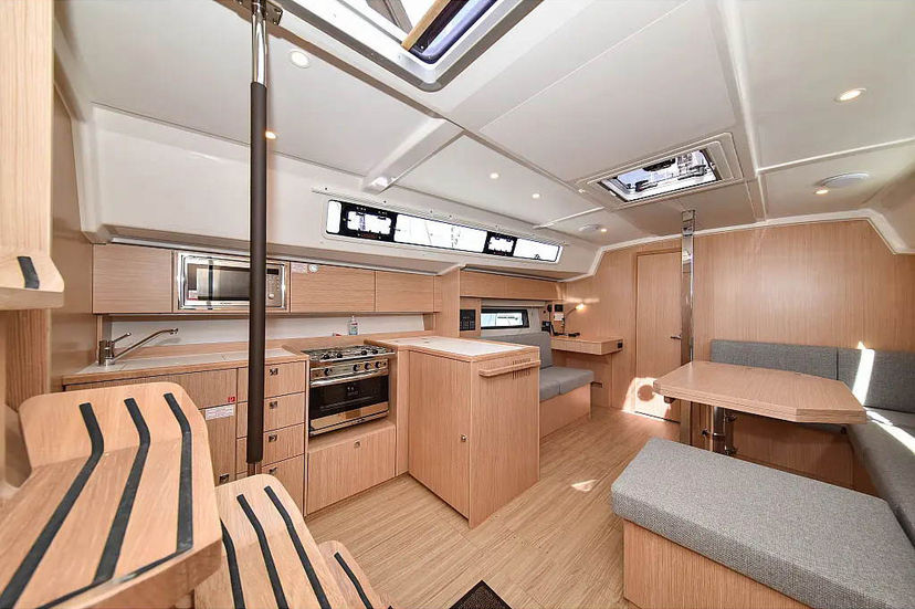 Bavaria Yachtbau C42 PRESTIGE